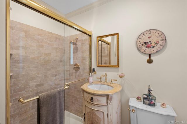 77 Lake Drive, Manhasset Hills, NY 11040