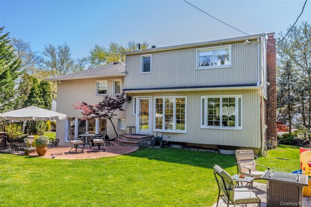 77 Lake Drive, Manhasset Hills, NY 11040