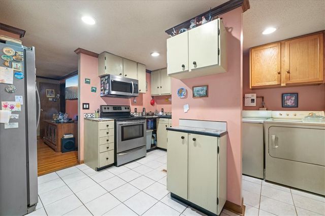 958 Avondale Drive, Seneca, SC 29678