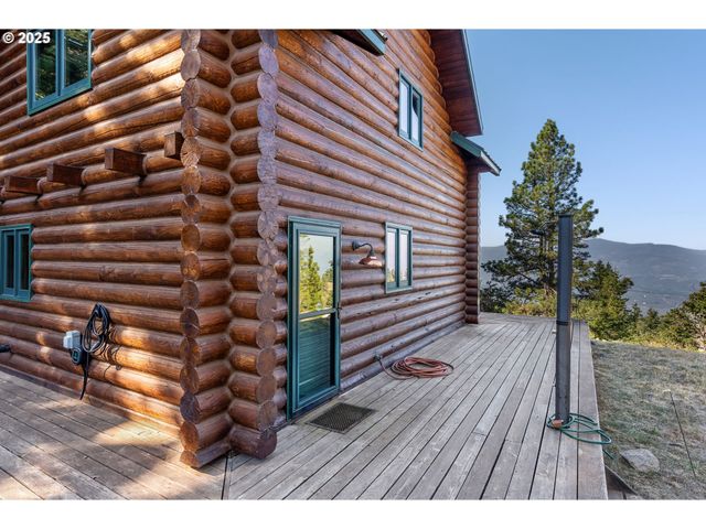 2300 ELDER Rd, Hood River, OR 97031