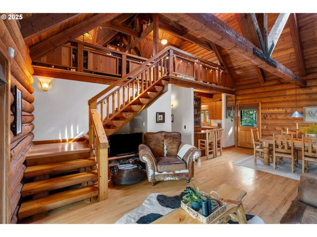 2300 ELDER Rd, Hood River, OR 97031