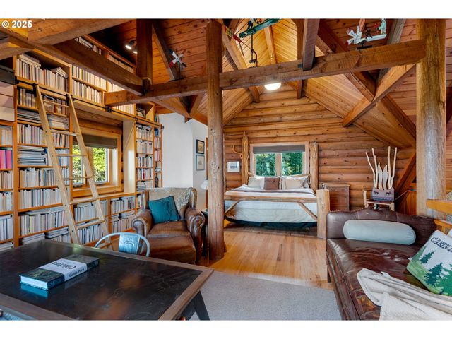 2300 ELDER Rd, Hood River, OR 97031