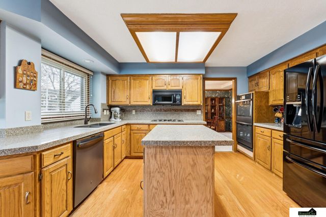 14906 Cuming Street, Omaha, NE 68154