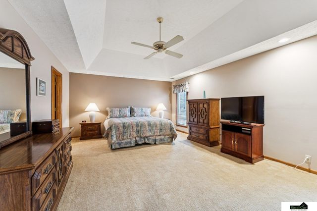 14906 Cuming Street, Omaha, NE 68154