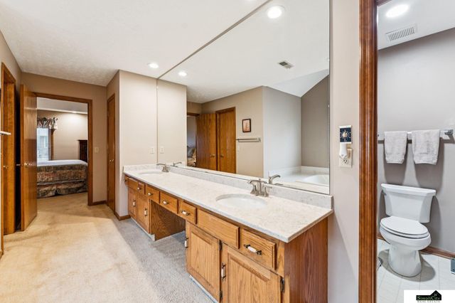 14906 Cuming Street, Omaha, NE 68154