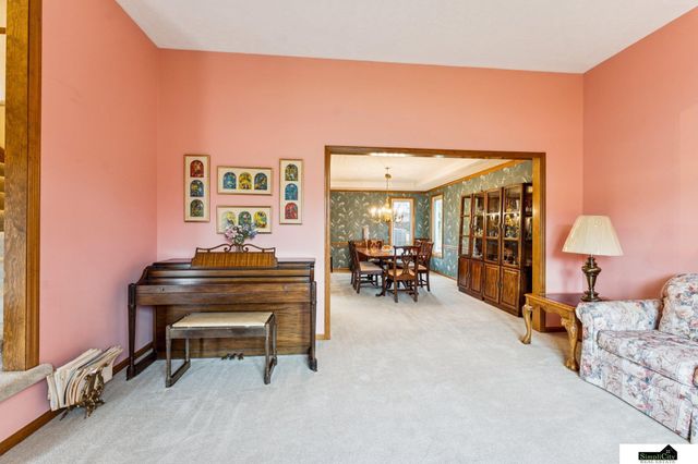 14906 Cuming Street, Omaha, NE 68154