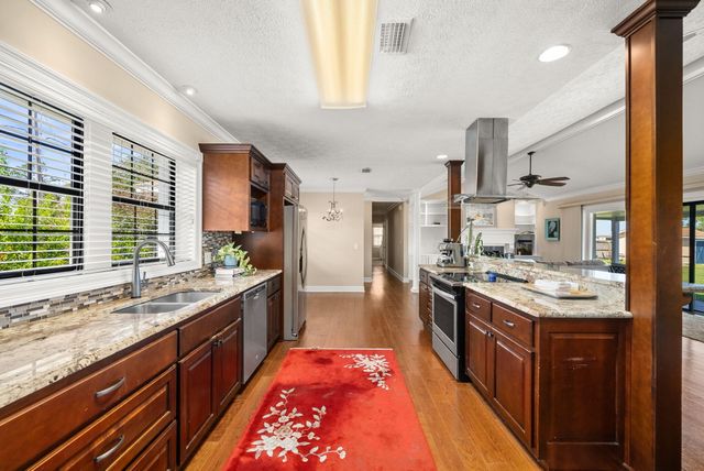 2446 Pretty Bayou Boulevard, Panama City, FL 32405