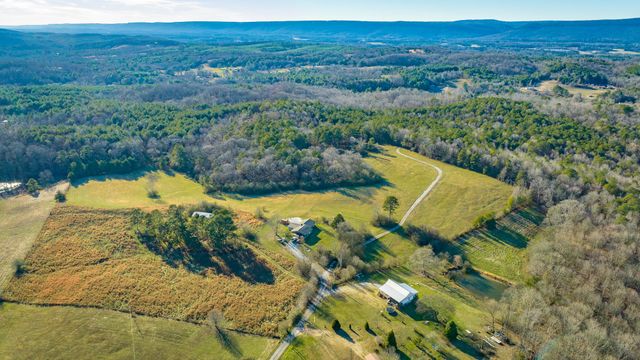 434 Farm Road, Trion, GA 30753