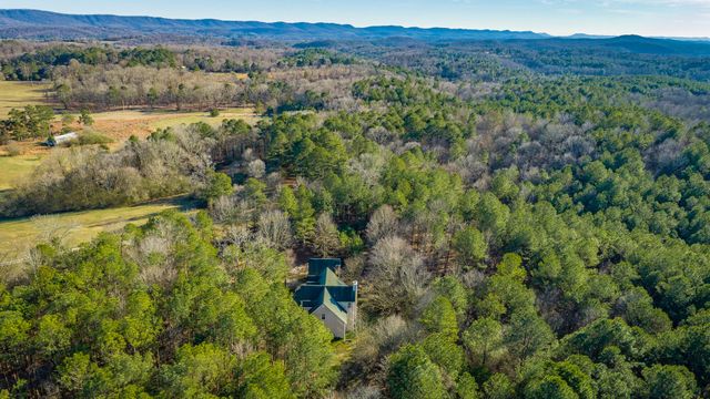 434 Farm Road, Trion, GA 30753