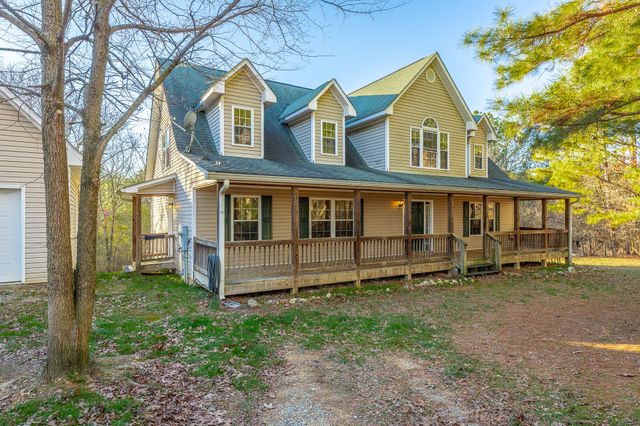 434 Farm Road, Trion, GA 30753