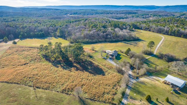 434 Farm Road, Trion, GA 30753