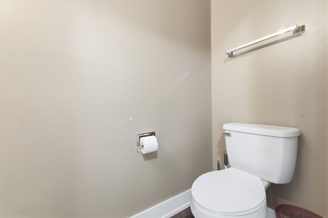 1 Regal Court, Algonquin, IL 60102