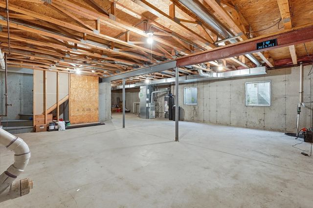 1 Regal Court, Algonquin, IL 60102
