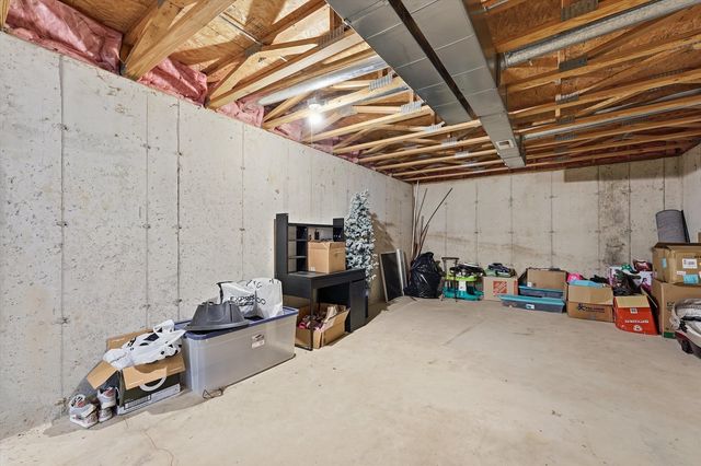 1 Regal Court, Algonquin, IL 60102