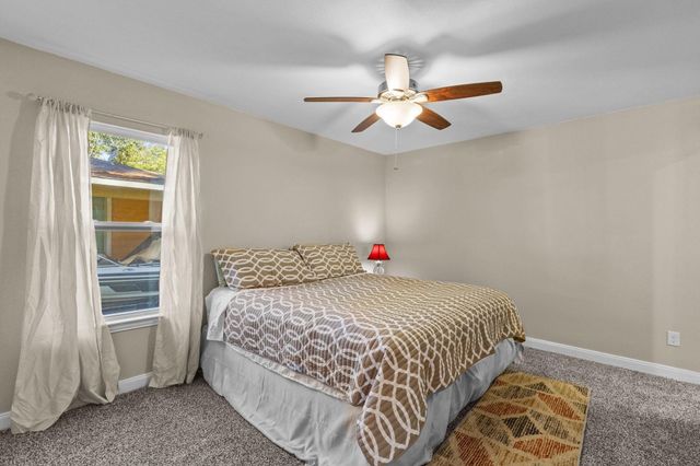 388 Mayberry Drive, Ivanhoe, TX 75979