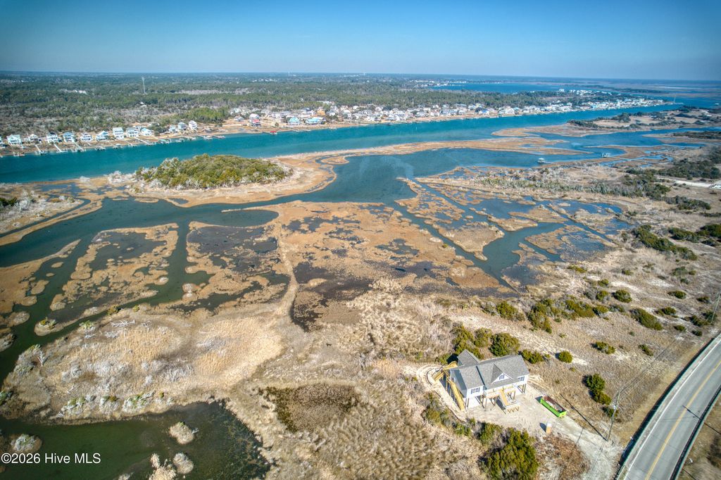 Image 5 of property listing at 1195 New River Inlet Road, Sneads Ferry, NC 28460