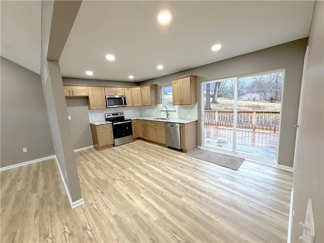 4211 Leavenworth Road, Kansas City, KS 66104