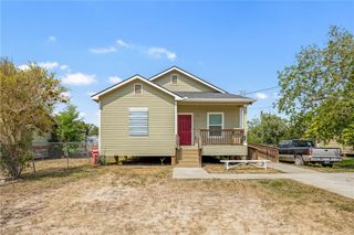 1105 Kansas St, Robstown, TX 78380