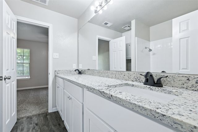 220 Davis Drive, Desoto, TX 75115