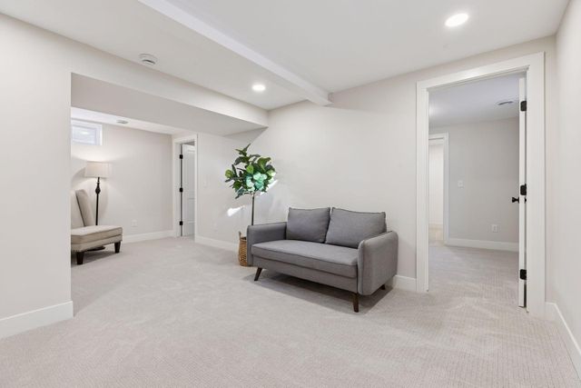 130 10th Avenue N, Hopkins, MN 55343