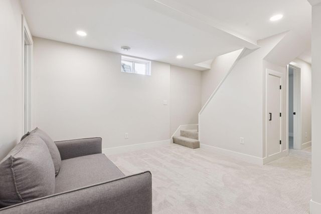 130 10th Avenue N, Hopkins, MN 55343