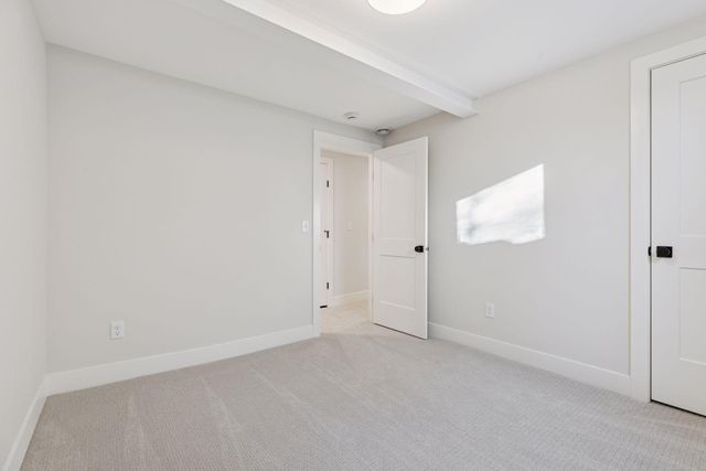 130 10th Avenue N, Hopkins, MN 55343