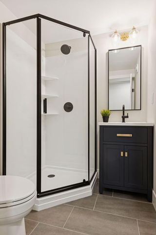 130 10th Avenue N, Hopkins, MN 55343