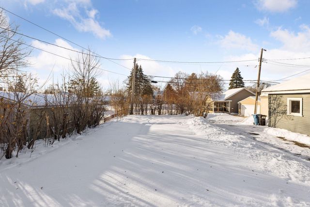 130 10th Avenue N, Hopkins, MN 55343