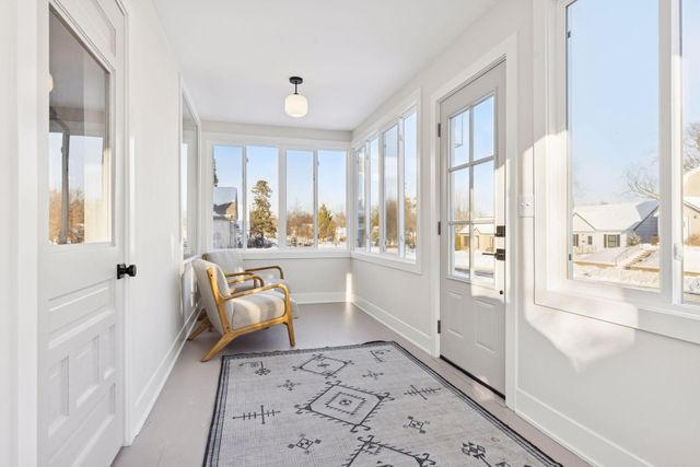 130 10th Avenue N, Hopkins, MN 55343