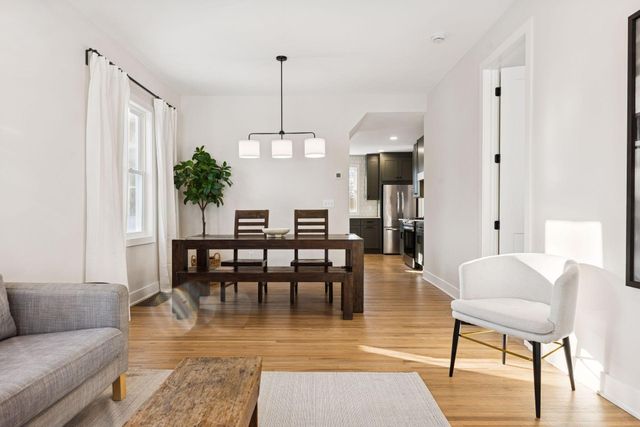 130 10th Avenue N, Hopkins, MN 55343