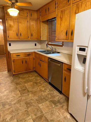 514 S Sawmill Rd, Searcy, AR 72143