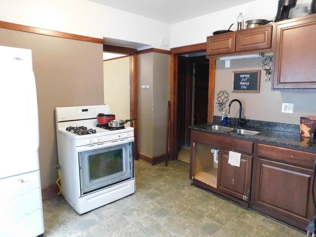 4046 N 6th STREET, Milwaukee, WI 53212