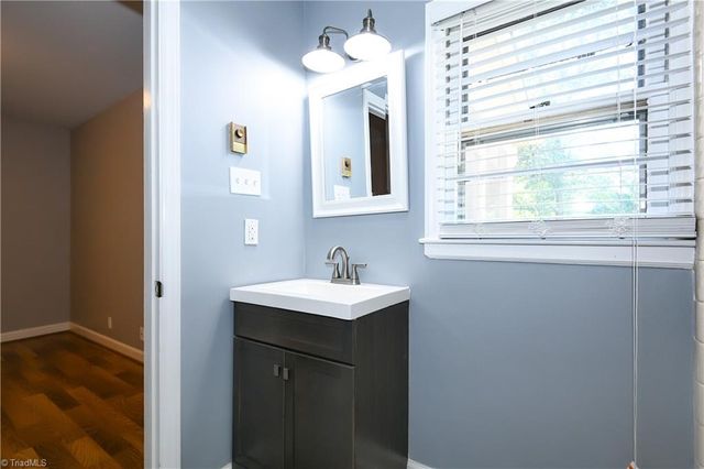 4025 Sedgewood Lane, Greensboro, NC 27407
