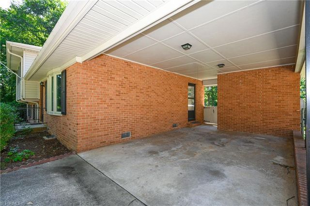 4025 Sedgewood Lane, Greensboro, NC 27407