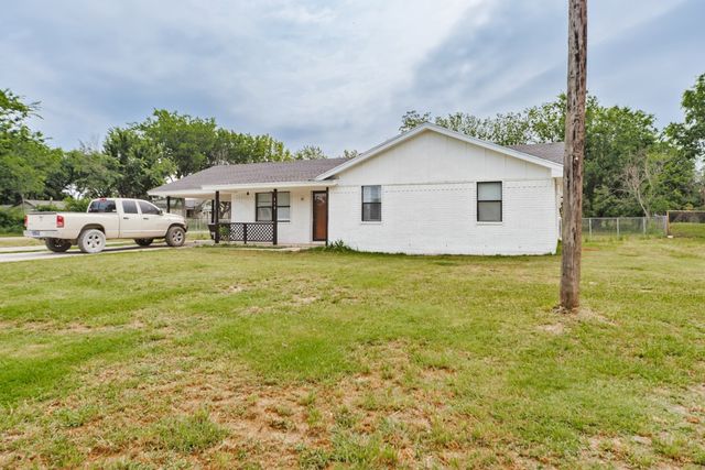 510 N Proctor Street, Alvord, TX 76225