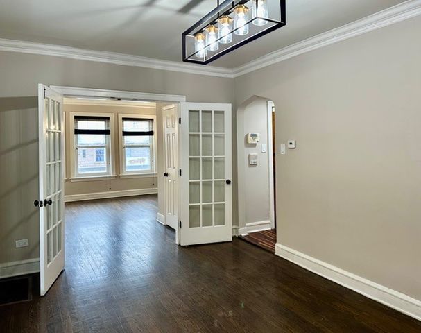 8204 S EXCHANGE Avenue, Chicago, IL 60617