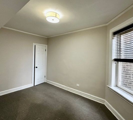 8204 S EXCHANGE Avenue, Chicago, IL 60617