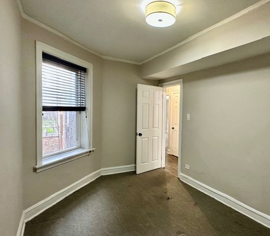 8204 S EXCHANGE Avenue, Chicago, IL 60617