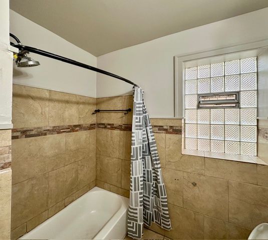 8204 S EXCHANGE Avenue, Chicago, IL 60617