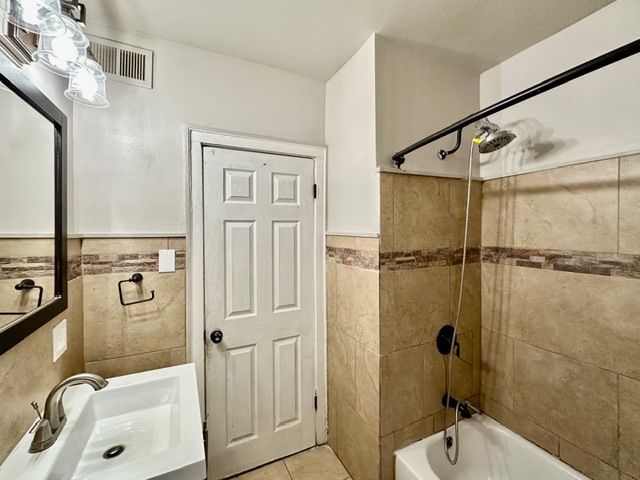 8204 S EXCHANGE Avenue, Chicago, IL 60617