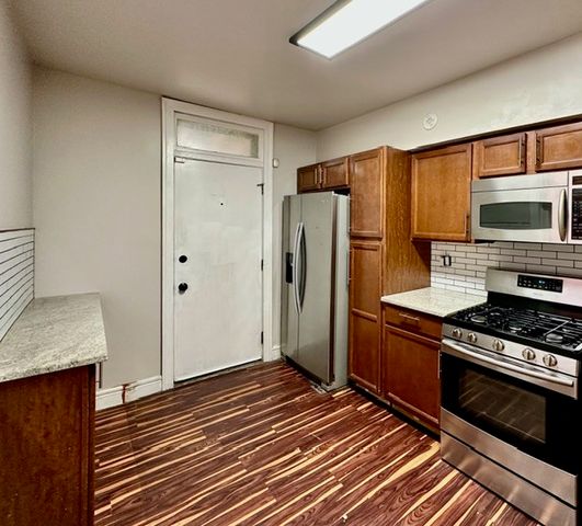 8204 S EXCHANGE Avenue, Chicago, IL 60617