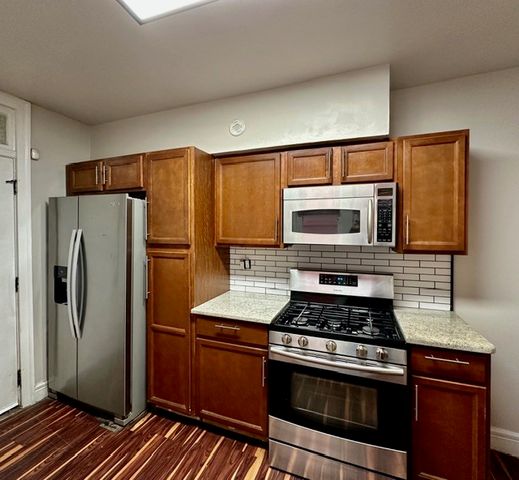 8204 S EXCHANGE Avenue, Chicago, IL 60617