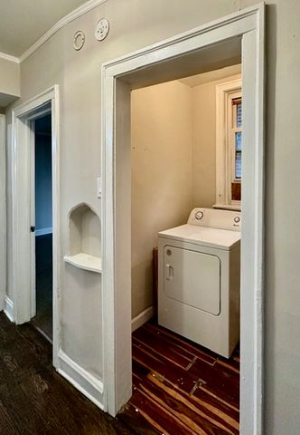 8204 S EXCHANGE Avenue, Chicago, IL 60617