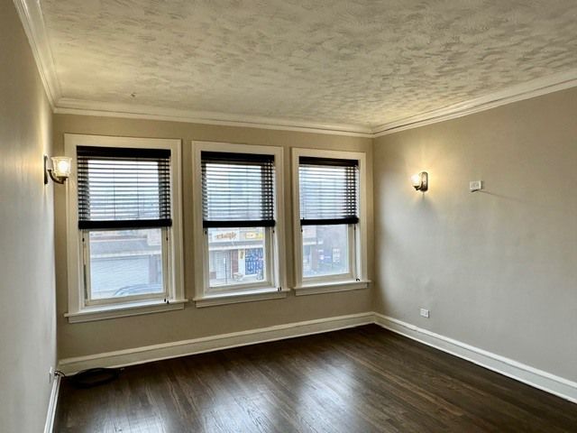 8204 S EXCHANGE Avenue, Chicago, IL 60617