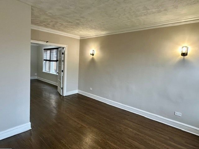 8204 S EXCHANGE Avenue, Chicago, IL 60617