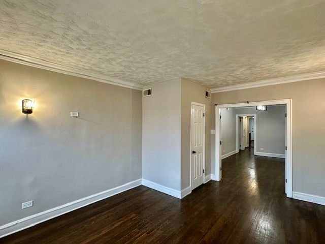 8204 S EXCHANGE Avenue, Chicago, IL 60617