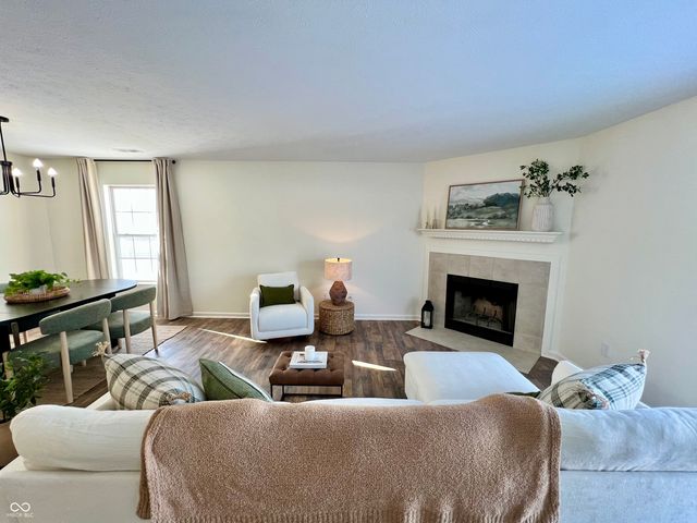 6884 N Laredo Drive, Mccordsville, IN 46055