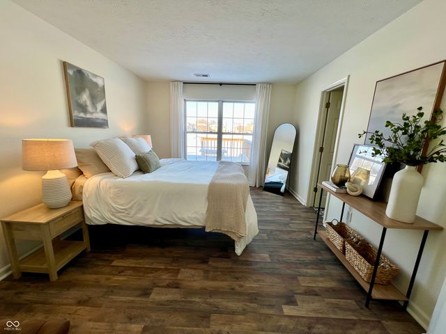 6884 N Laredo Drive, Mccordsville, IN 46055