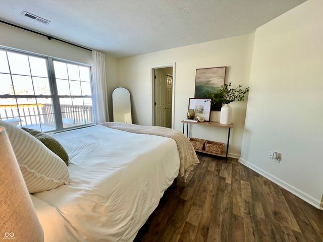 6884 N Laredo Drive, Mccordsville, IN 46055