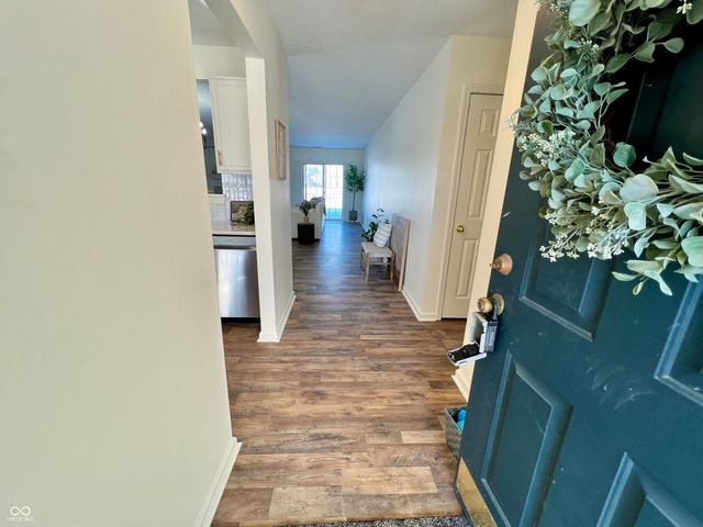 6884 N Laredo Drive, Mccordsville, IN 46055